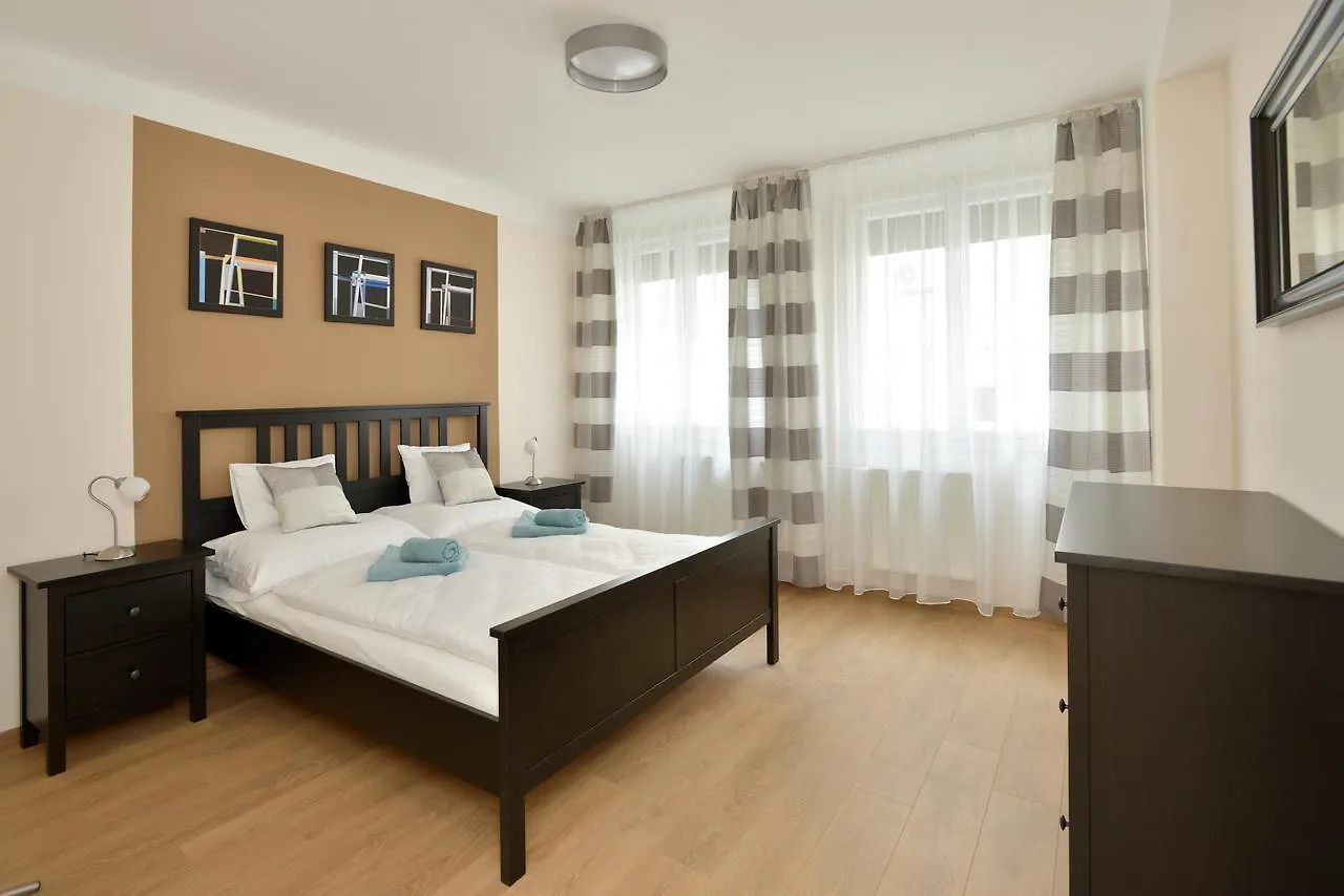 Deak Apartment Budapest