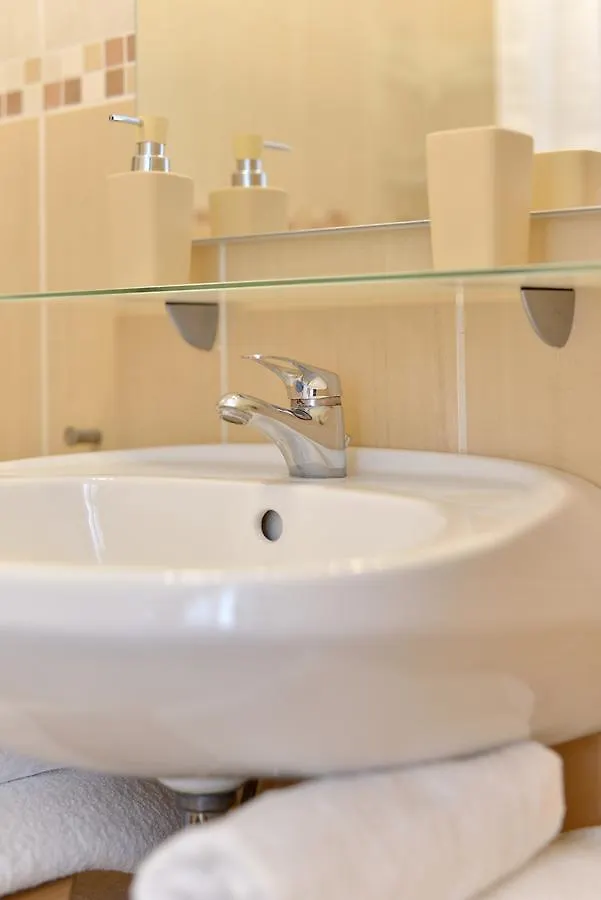 Deak Apartment Budapest